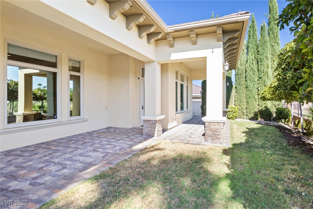10117 Edgecliff Lane