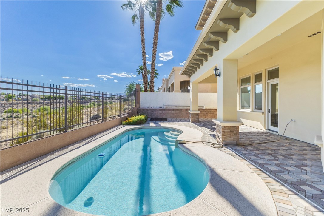 10117 Edgecliff Lane