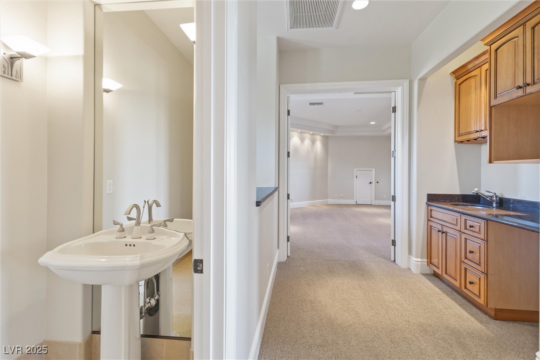 10117 Edgecliff Lane
