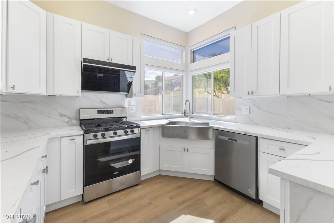 1725 Pacific Breeze Drive