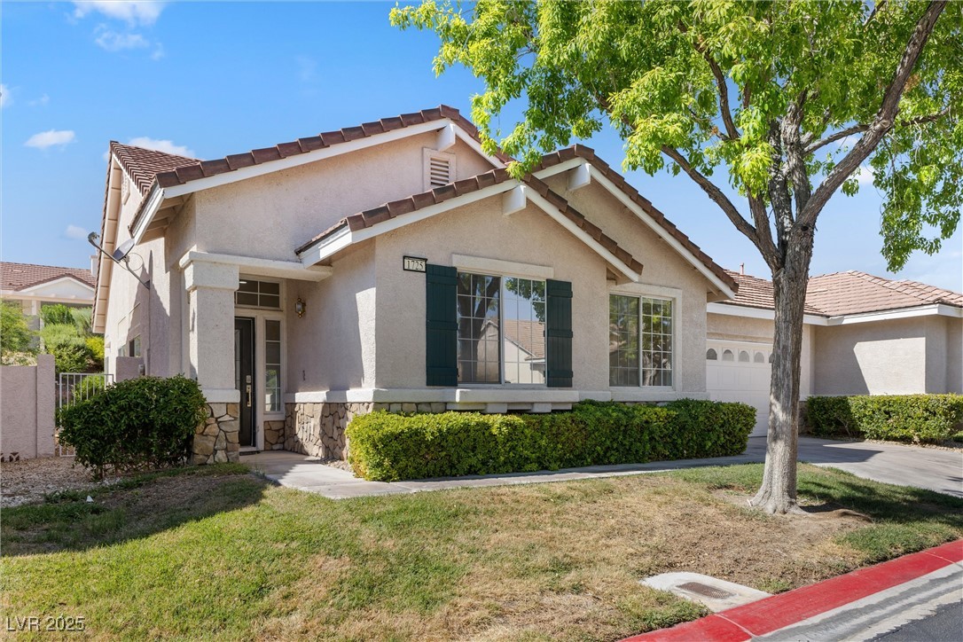 1725 Pacific Breeze Drive