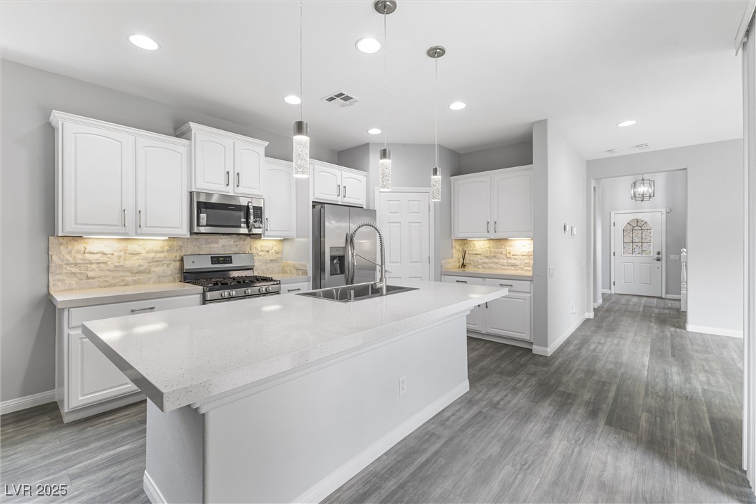 2231 Desert Prairie Street