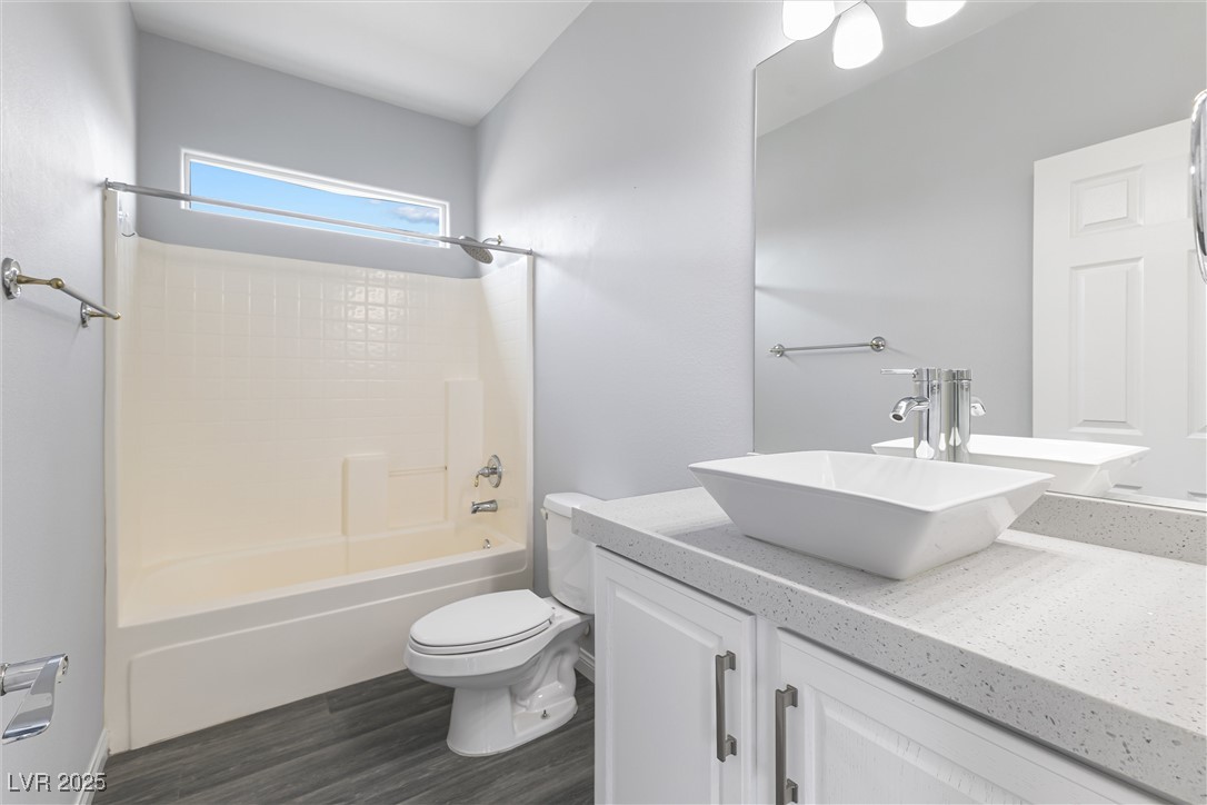 2231 Desert Prairie Street