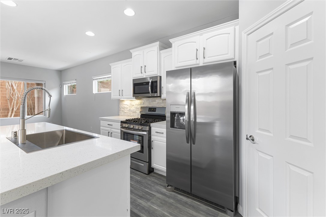 2231 Desert Prairie Street