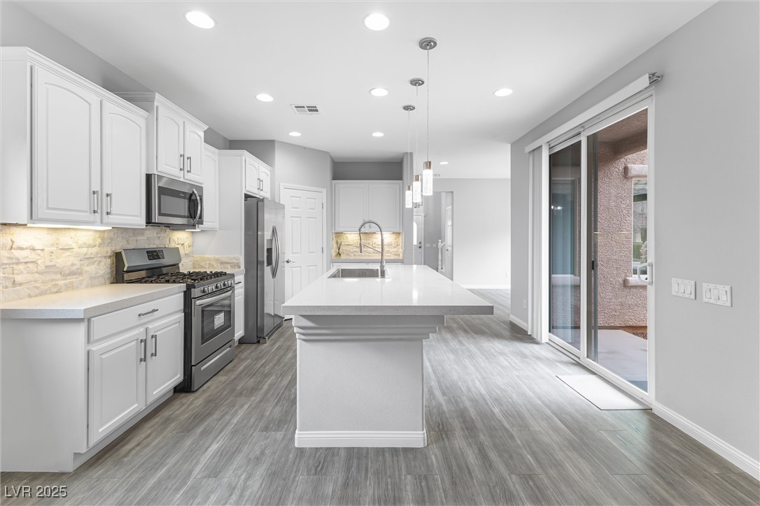 2231 Desert Prairie Street