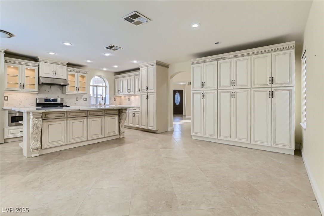 7916 Hilliard Avenue