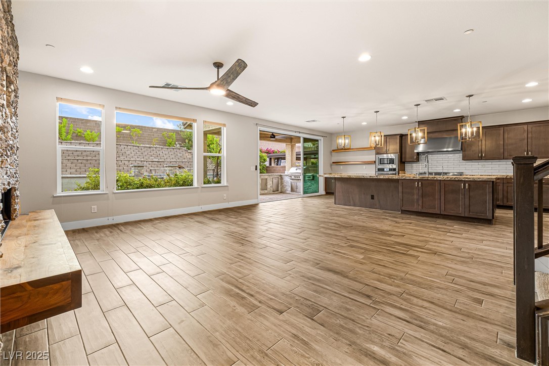 4631 Amazing View Street