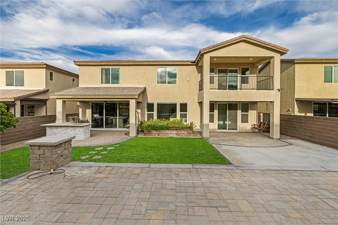 4631 Amazing View Street