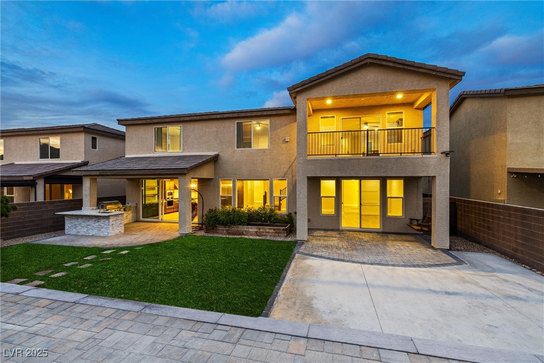 4631 Amazing View Street