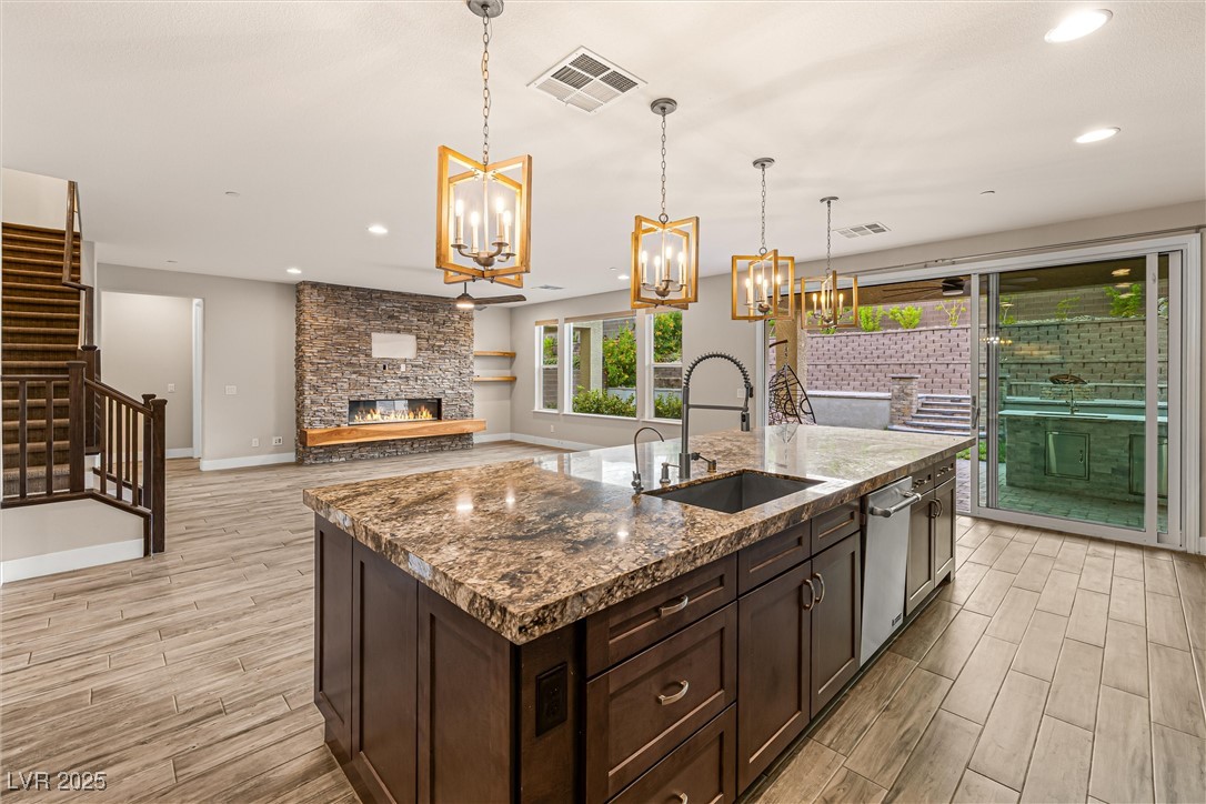 4631 Amazing View Street