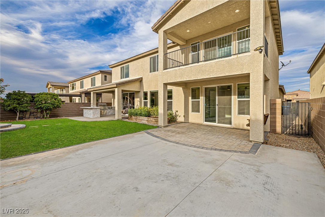 4631 Amazing View Street