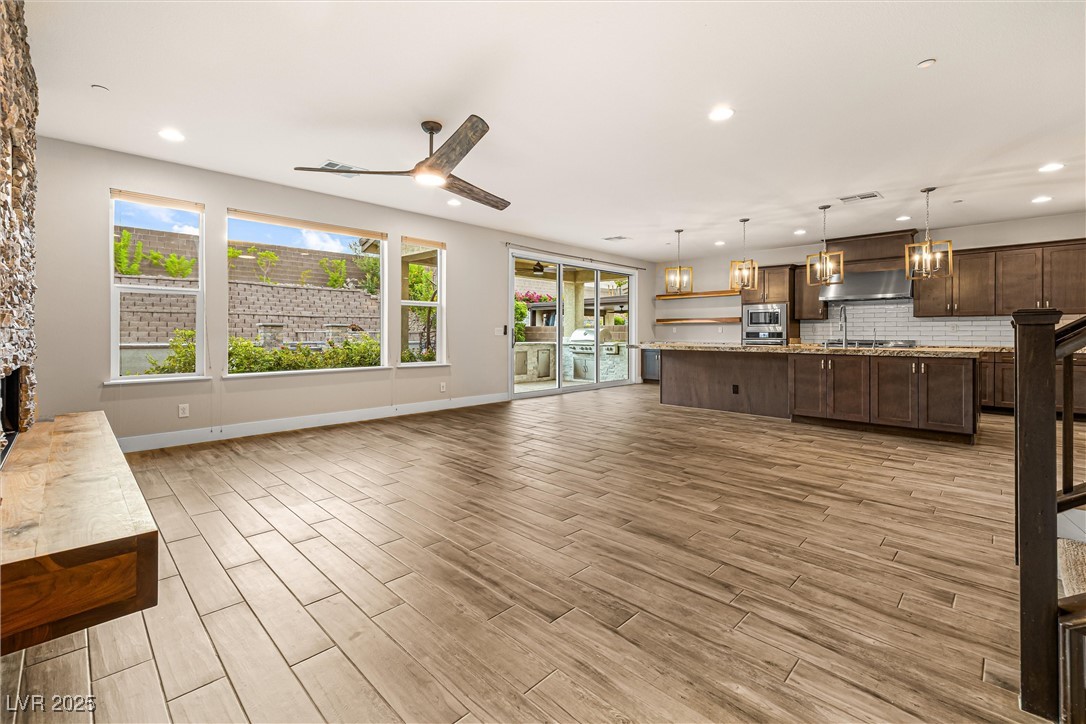 4631 Amazing View Street