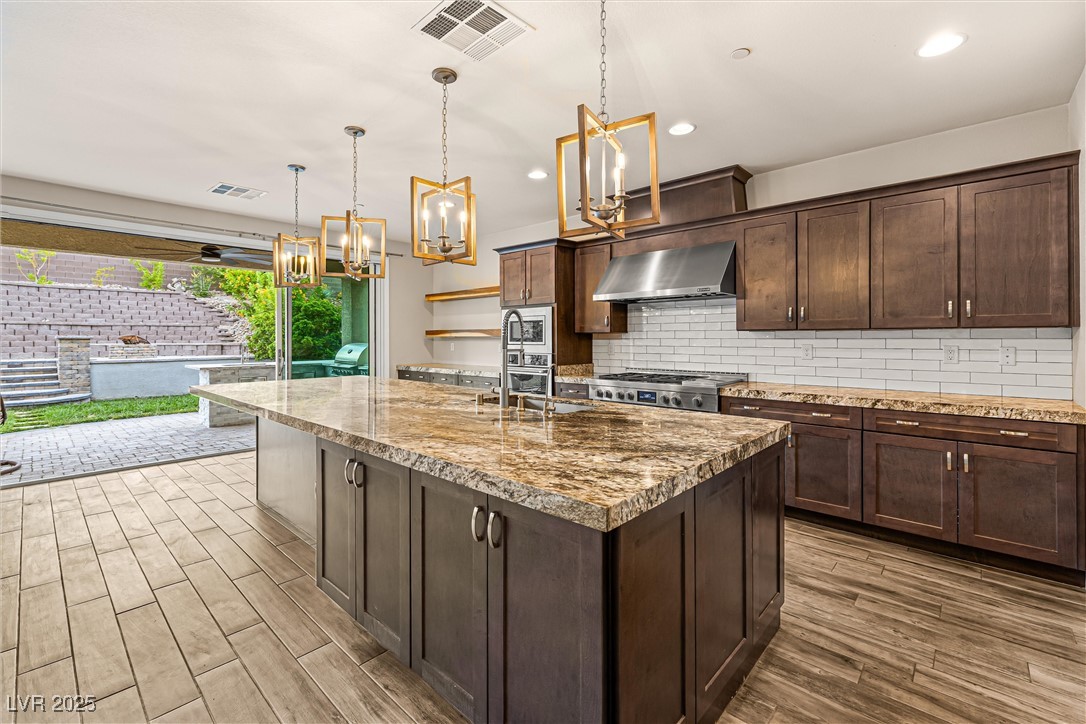 4631 Amazing View Street