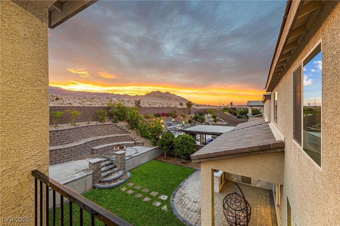 4631 Amazing View Street