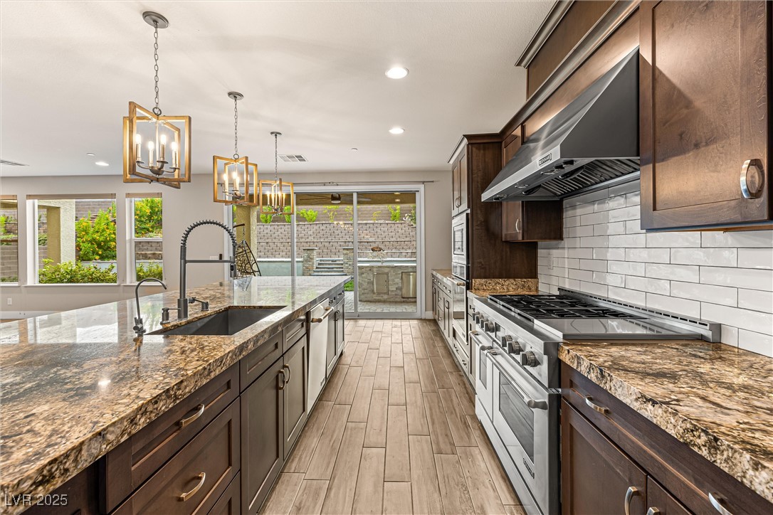 4631 Amazing View Street