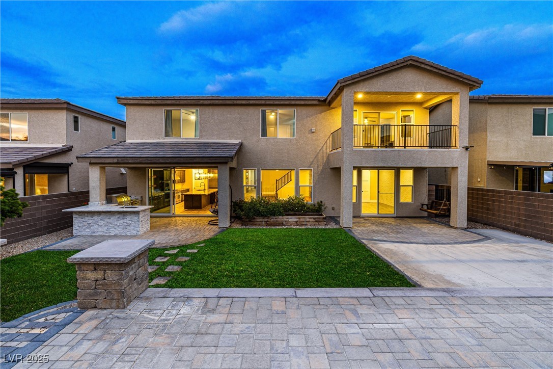 4631 Amazing View Street