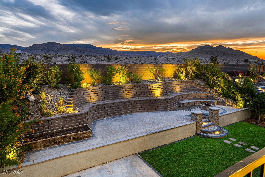 4631 Amazing View Street