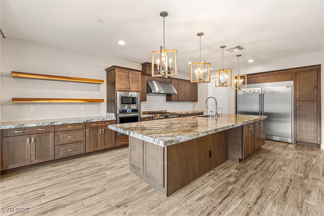 4631 Amazing View Street