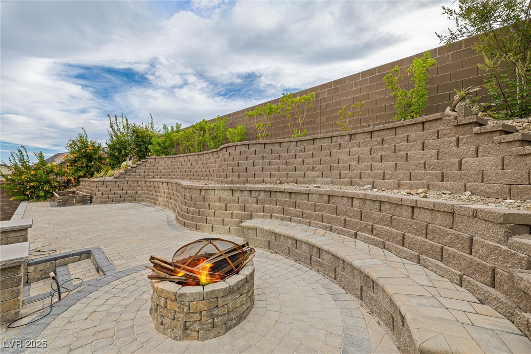 4631 Amazing View Street