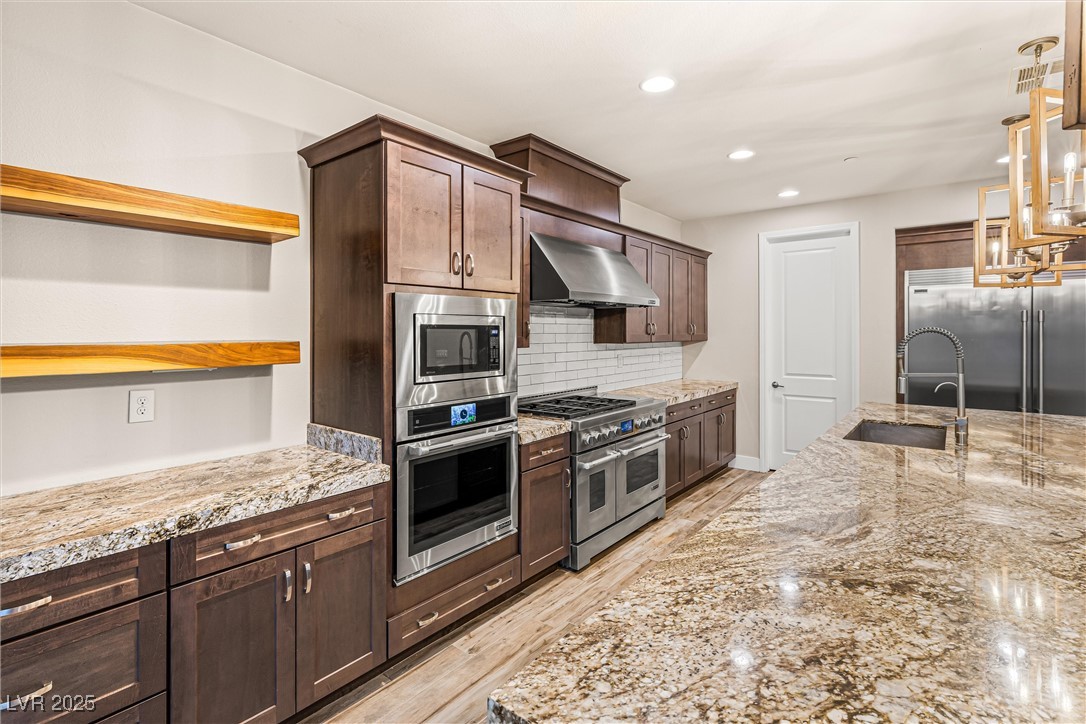 4631 Amazing View Street