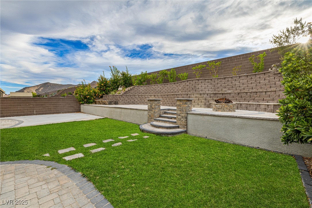 4631 Amazing View Street