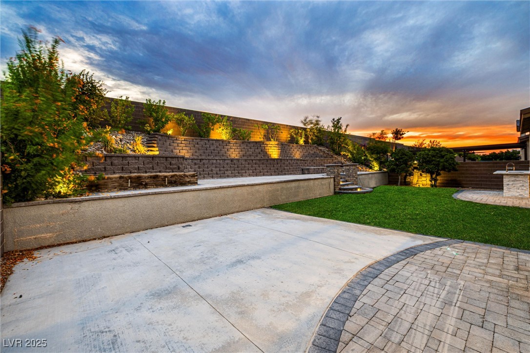 4631 Amazing View Street