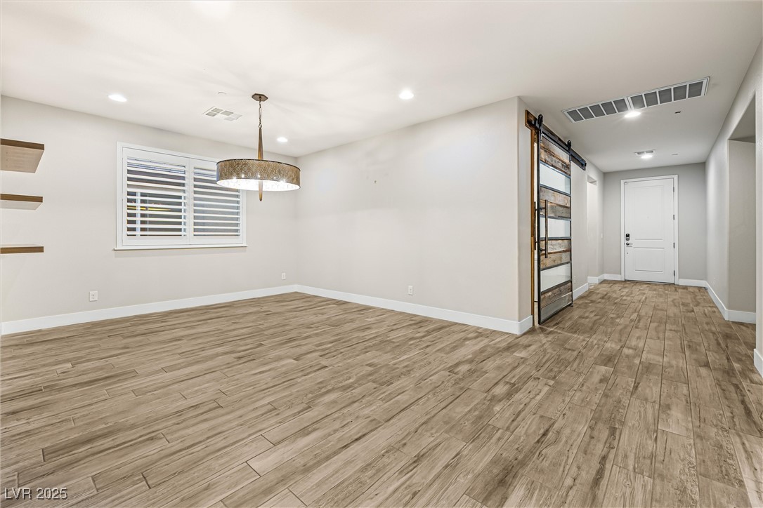 4631 Amazing View Street