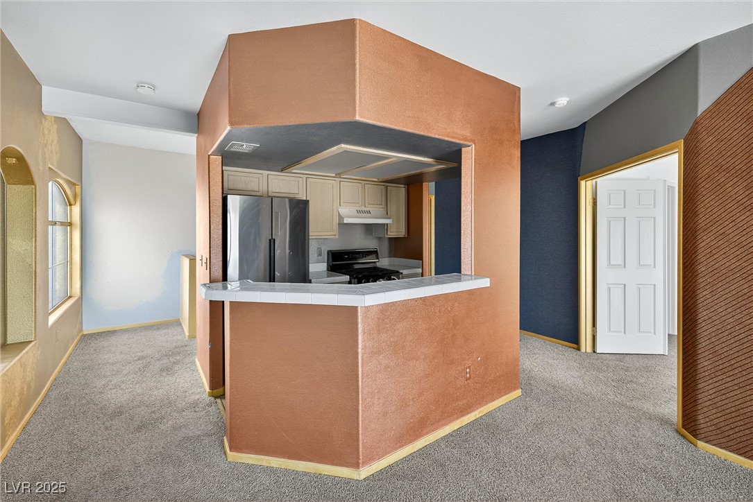 6821 Santa Isabel Avenue 201