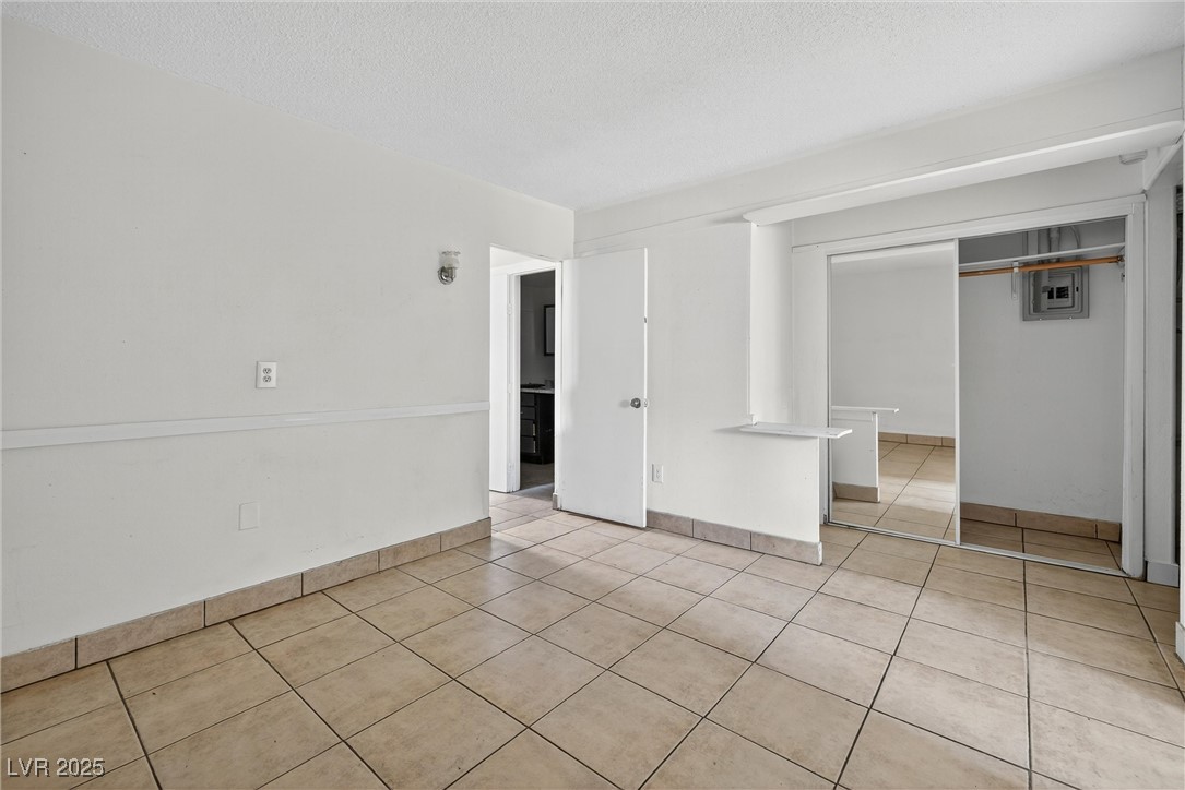 1422 North Jones Boulevard