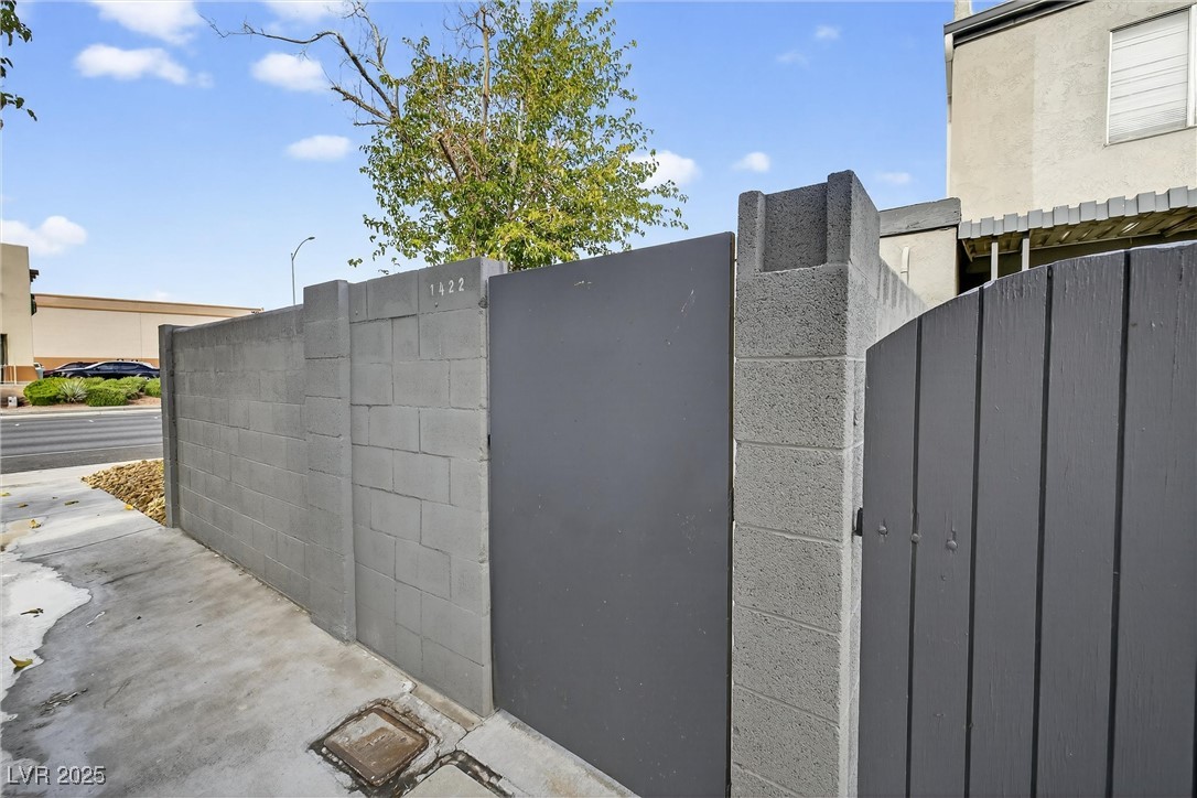 1422 North Jones Boulevard