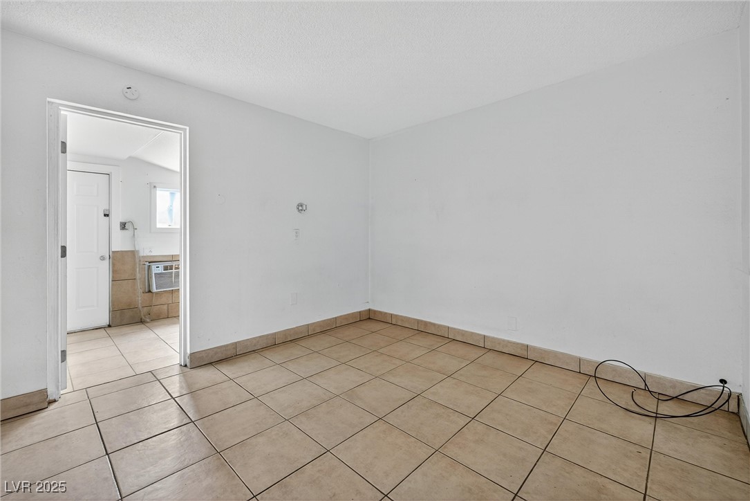 1422 North Jones Boulevard