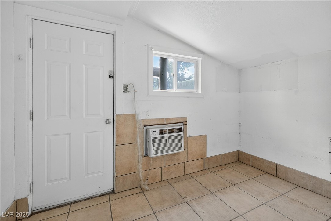 1422 North Jones Boulevard