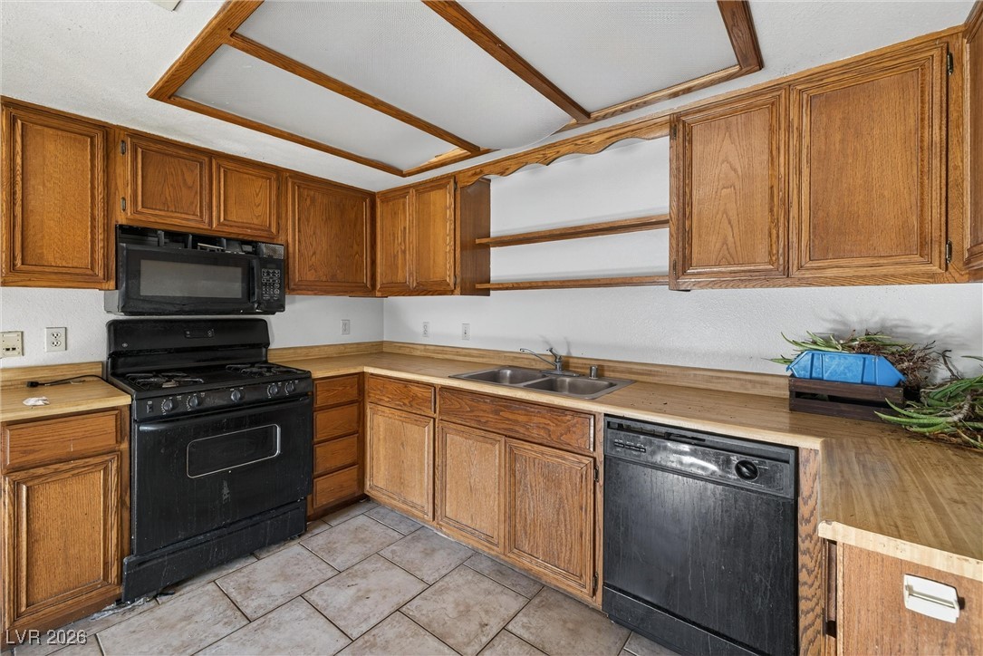 5576 West Rochelle Avenue C