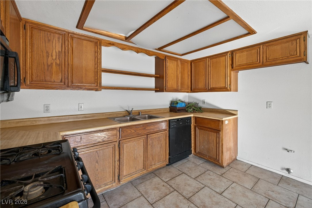 5576 West Rochelle Avenue C