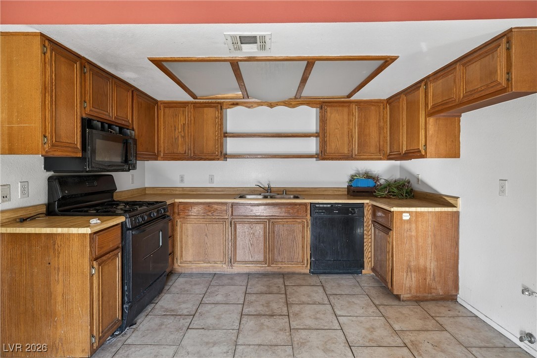 5576 West Rochelle Avenue C