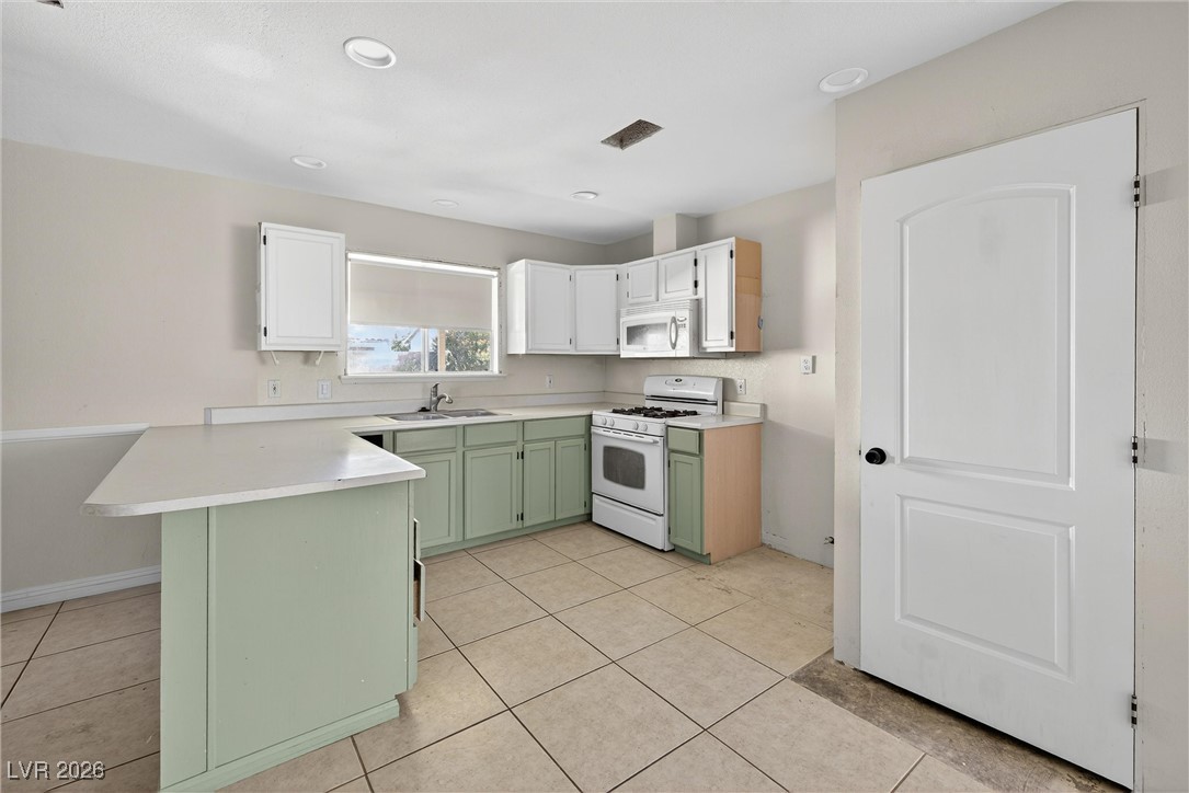 713 Strawberry Place