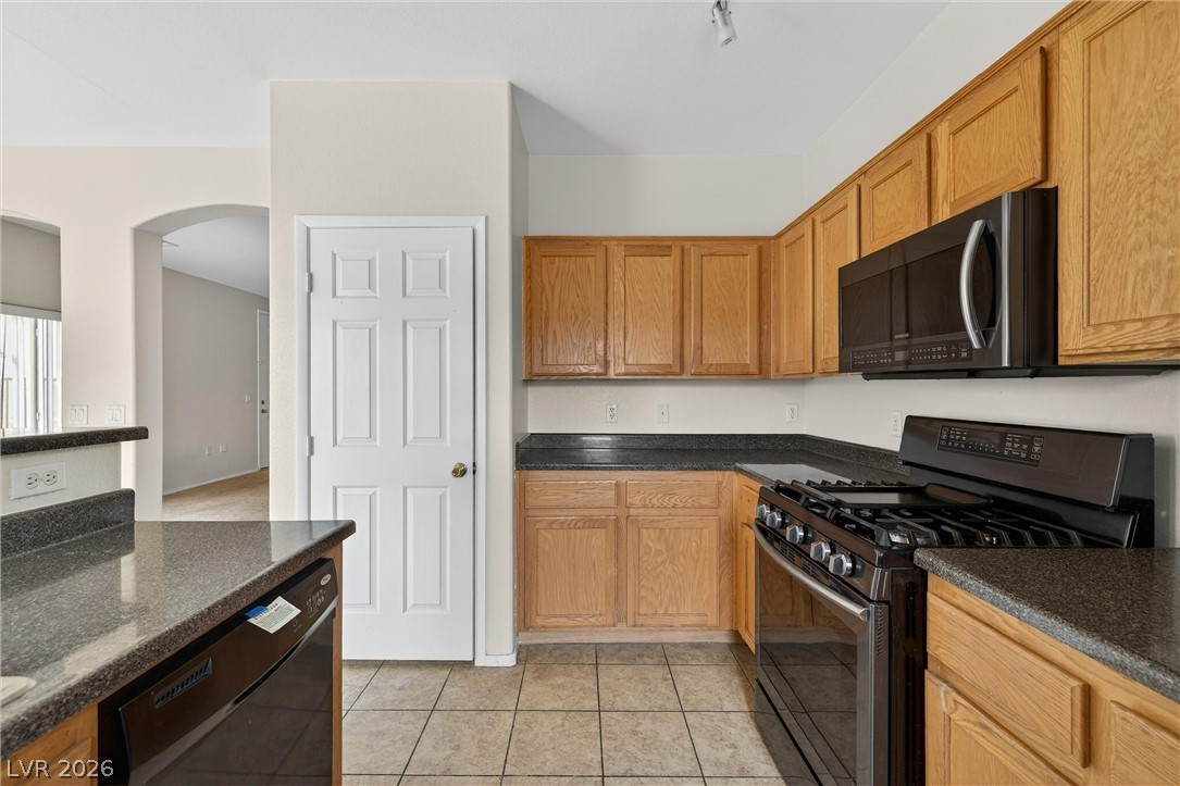 4008 Smokey Fog Avenue 3