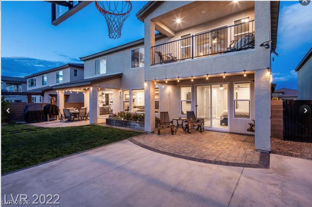 4631 Amazing View Street