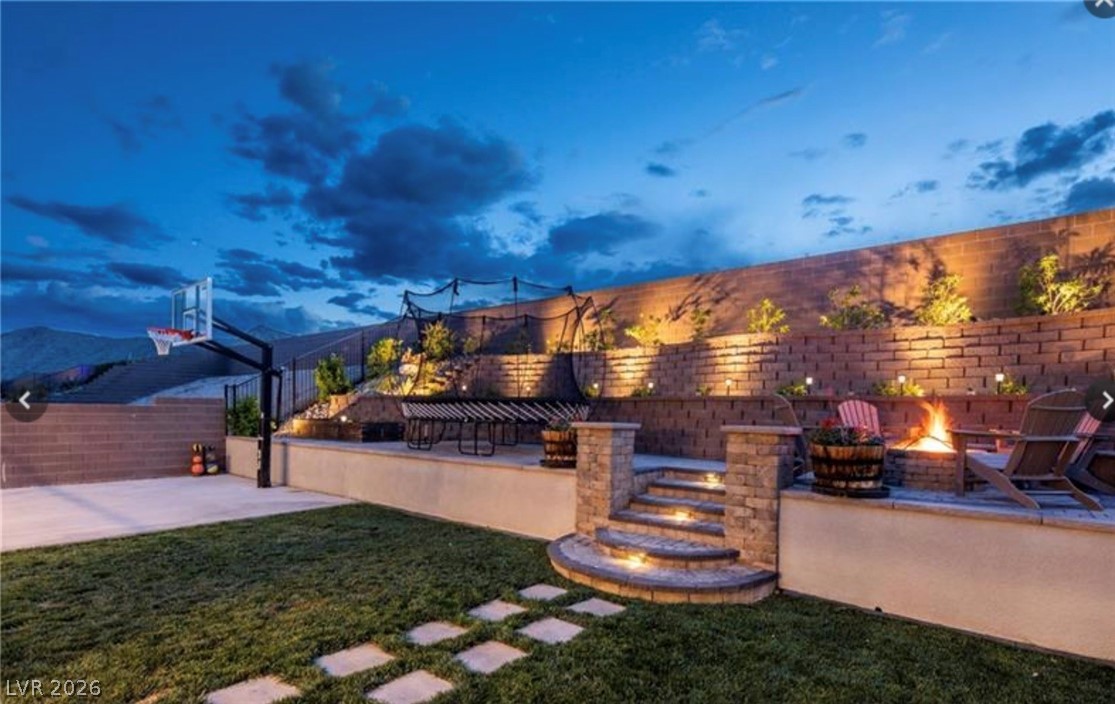 4631 Amazing View Street
