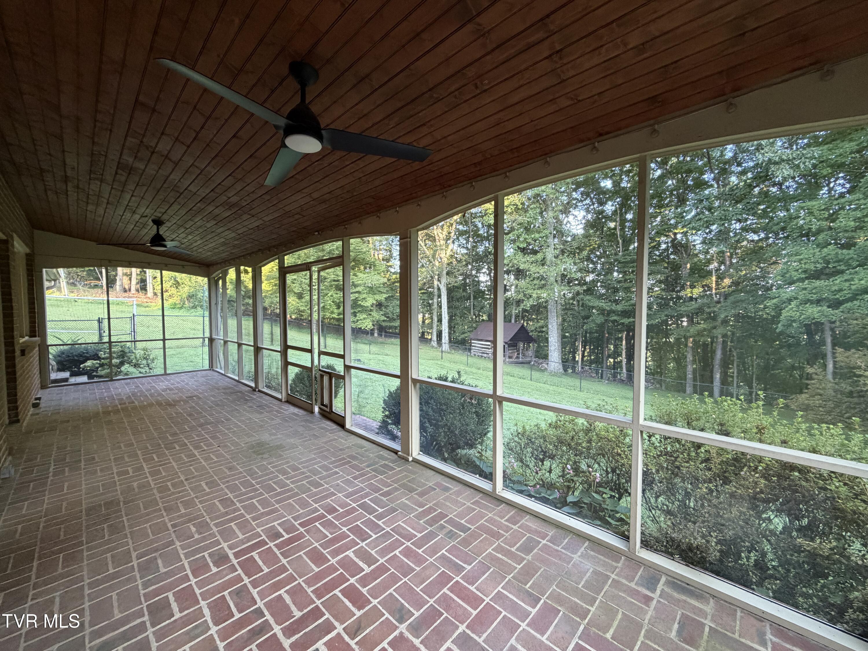 3744 Arrowhead Trail