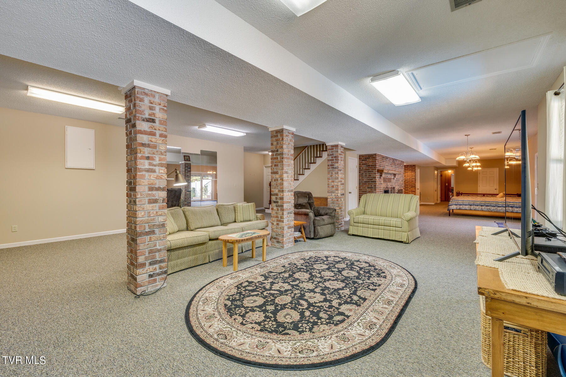 4100 Steeplechase Drive