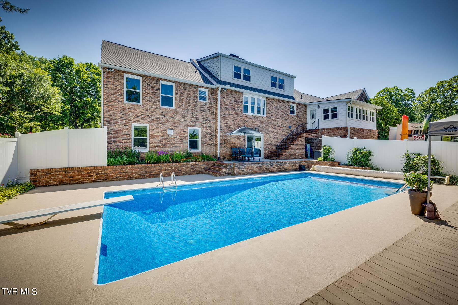 4100 Steeplechase Drive