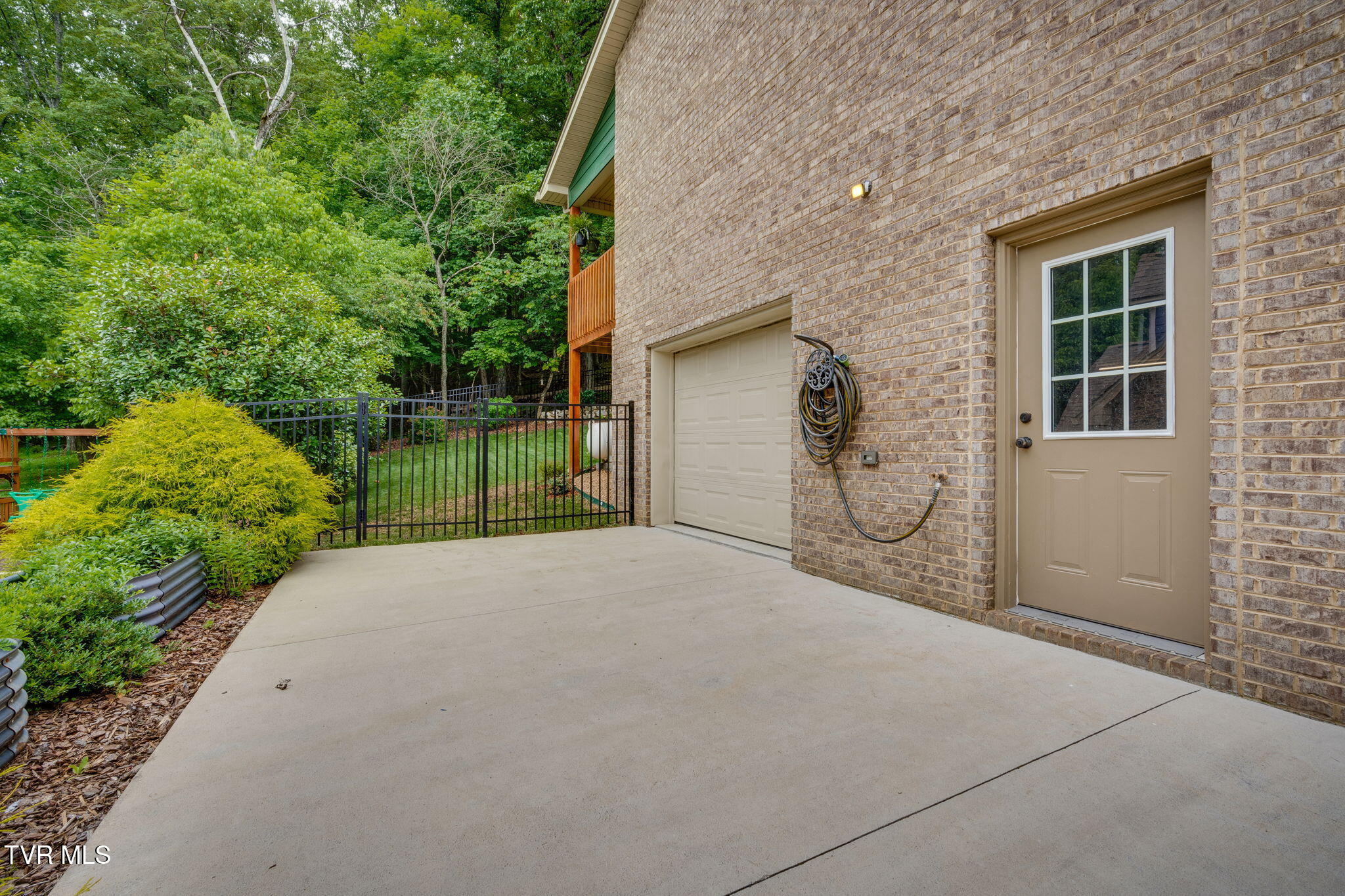 4264 Anchor Point
