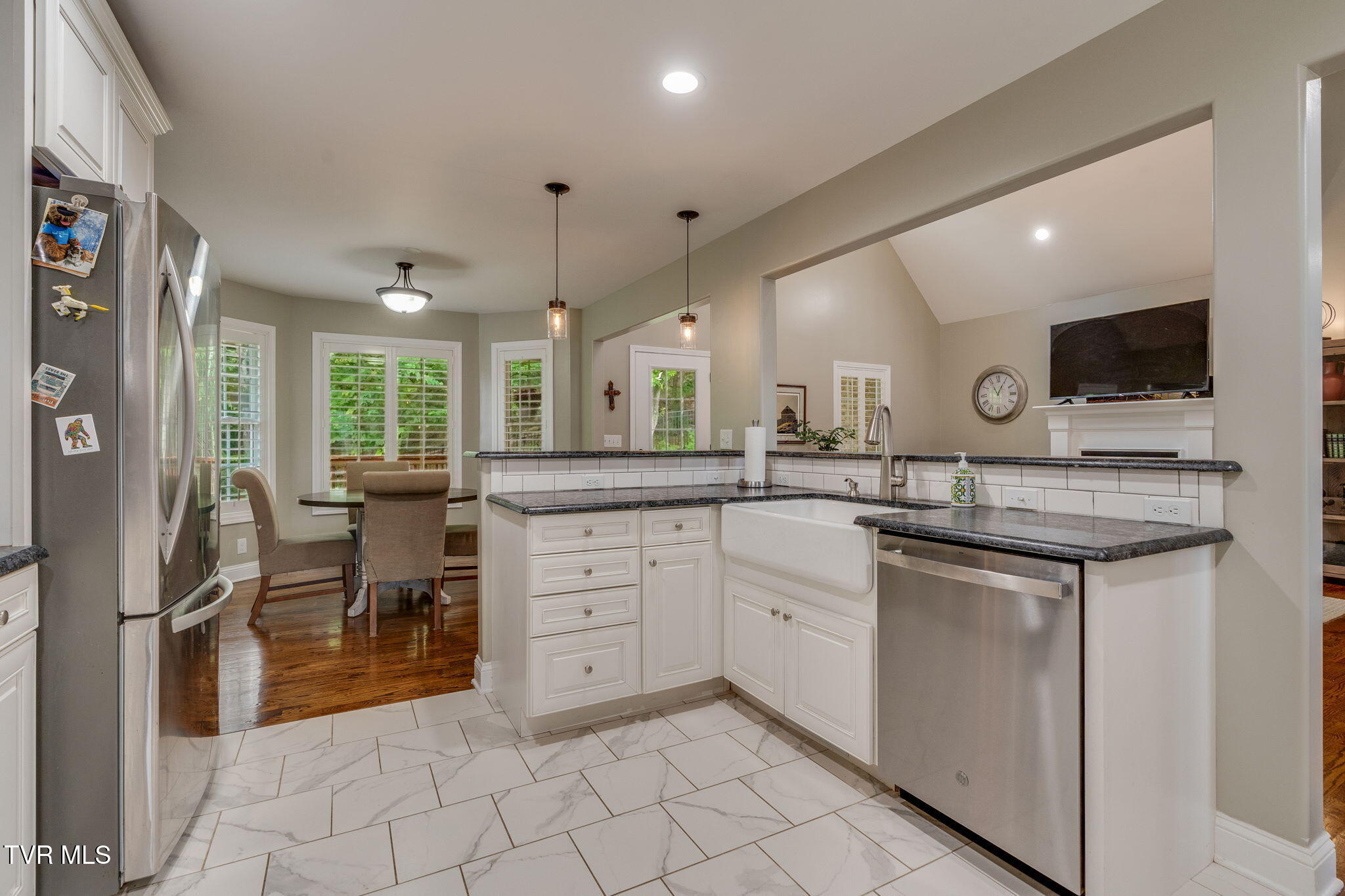 4264 Anchor Point