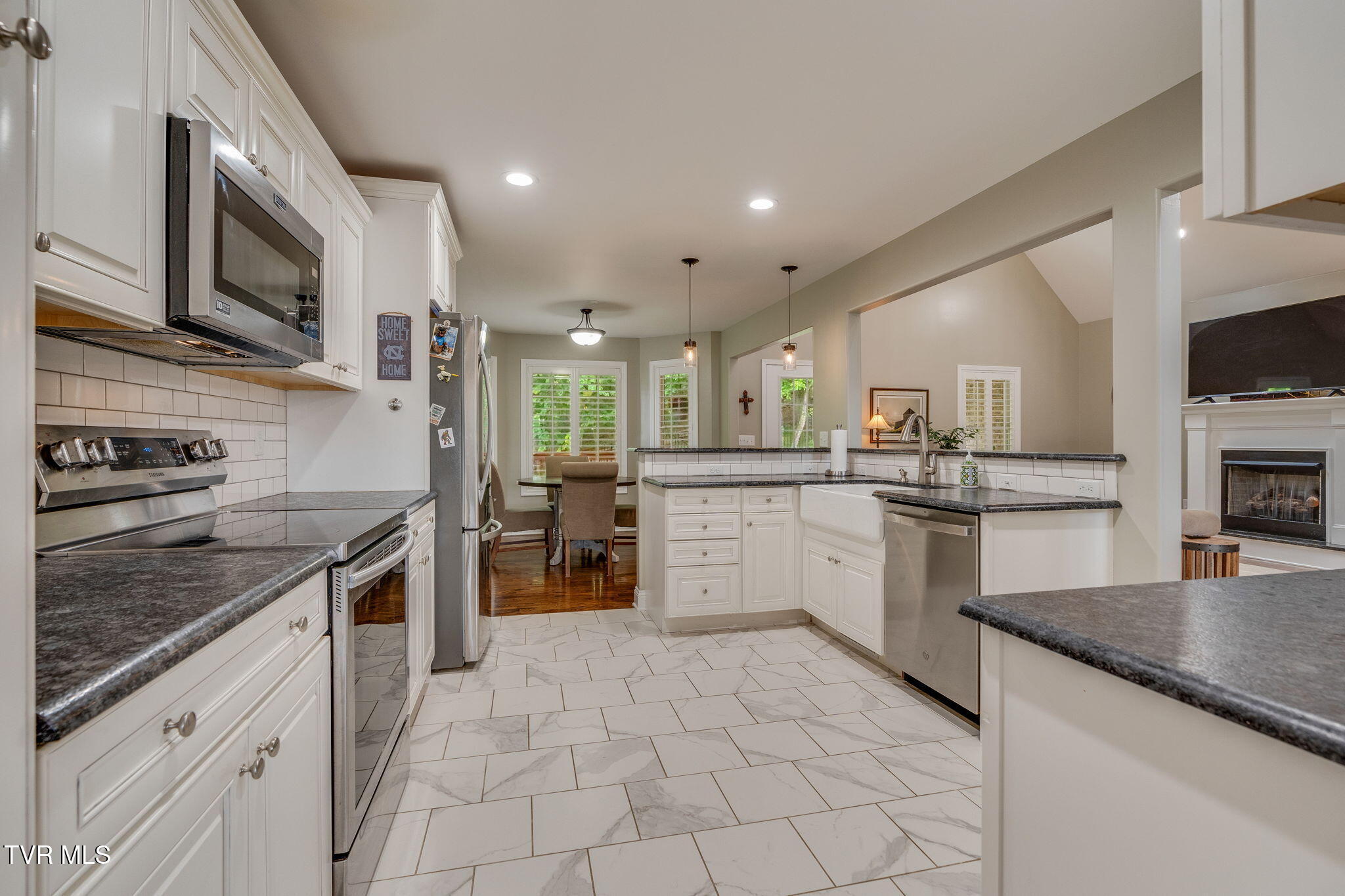 4264 Anchor Point