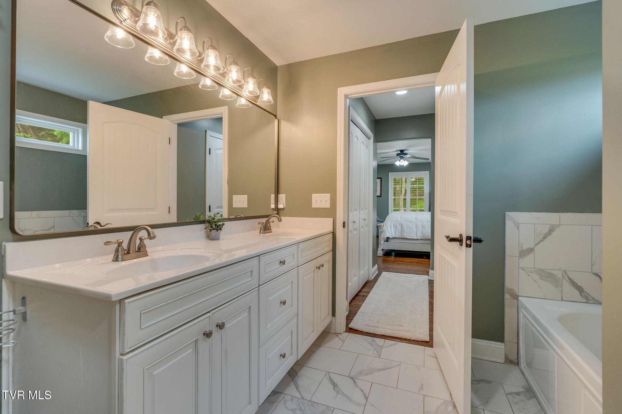 4264 Anchor Point