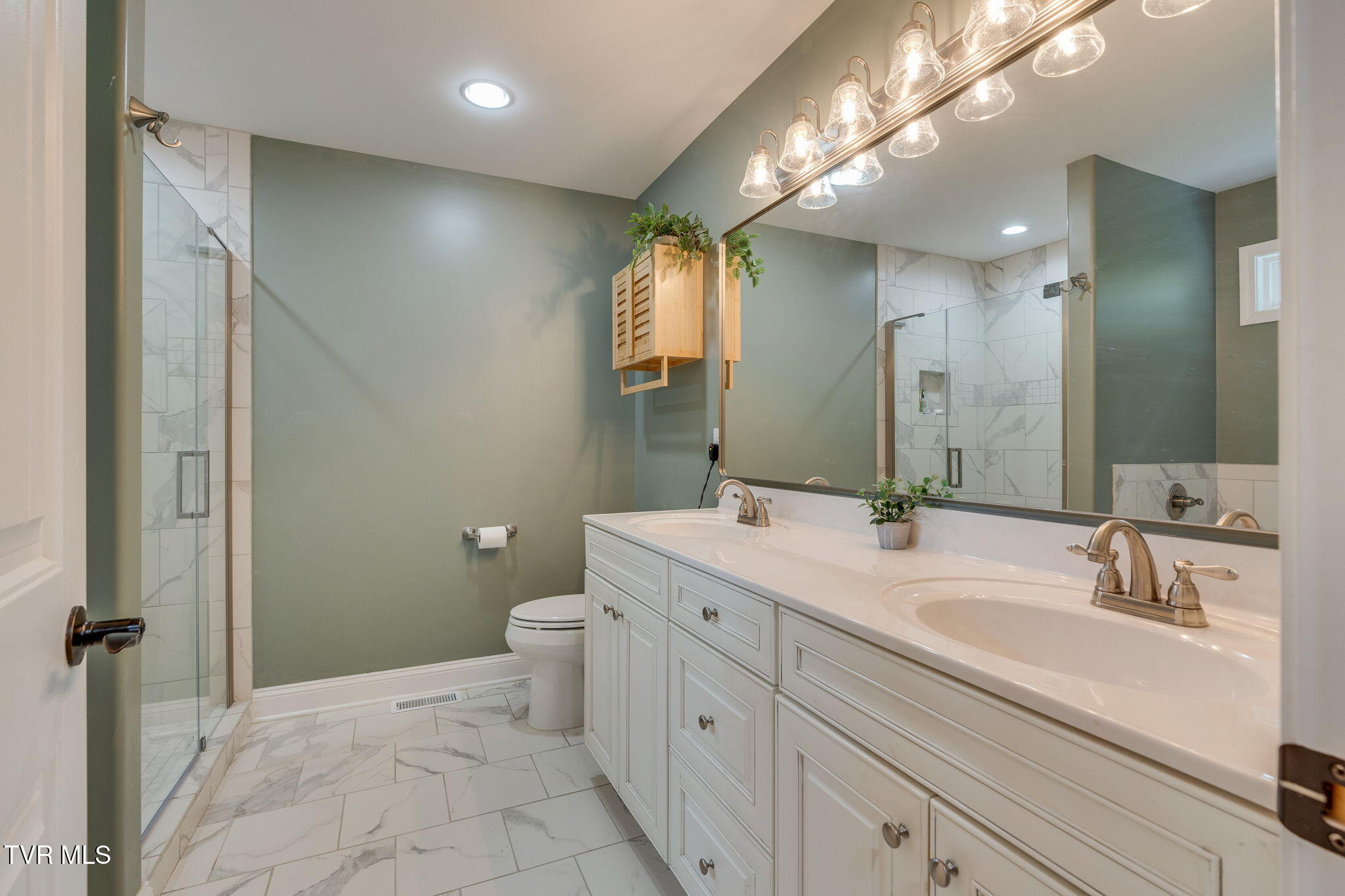 4264 Anchor Point