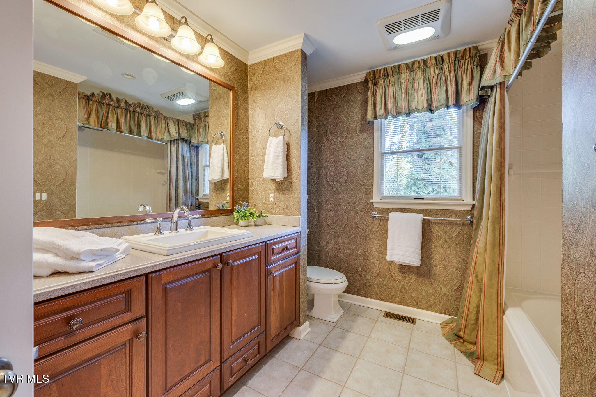 4113 Fox Lair Place