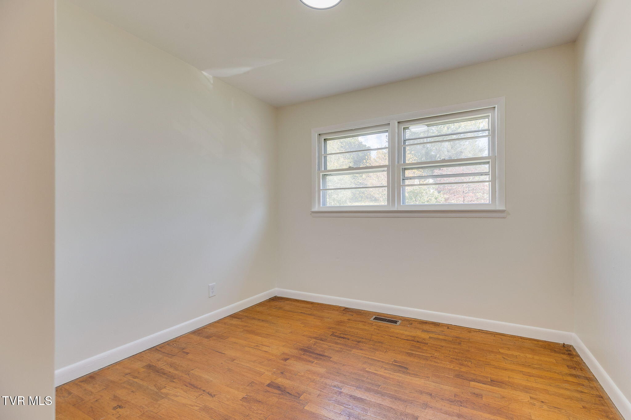 320 Independence Drive, Kingsport