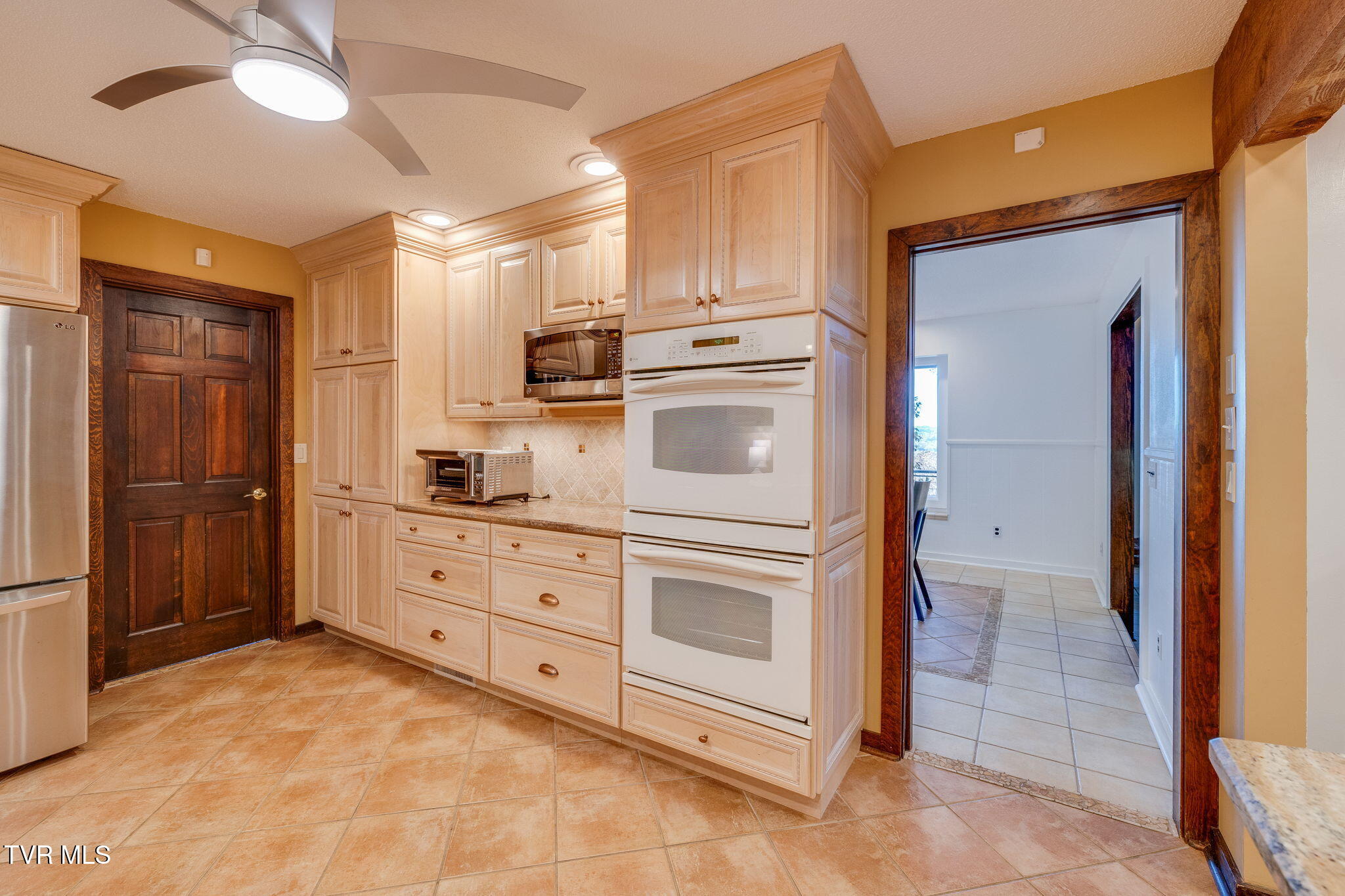 5725 Chestnut Hills Drive